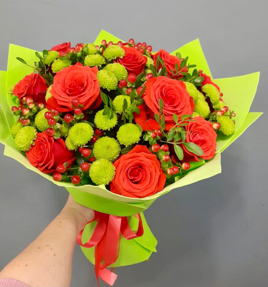 Букет цветов из: Хризантемы и Розы в Черепеть