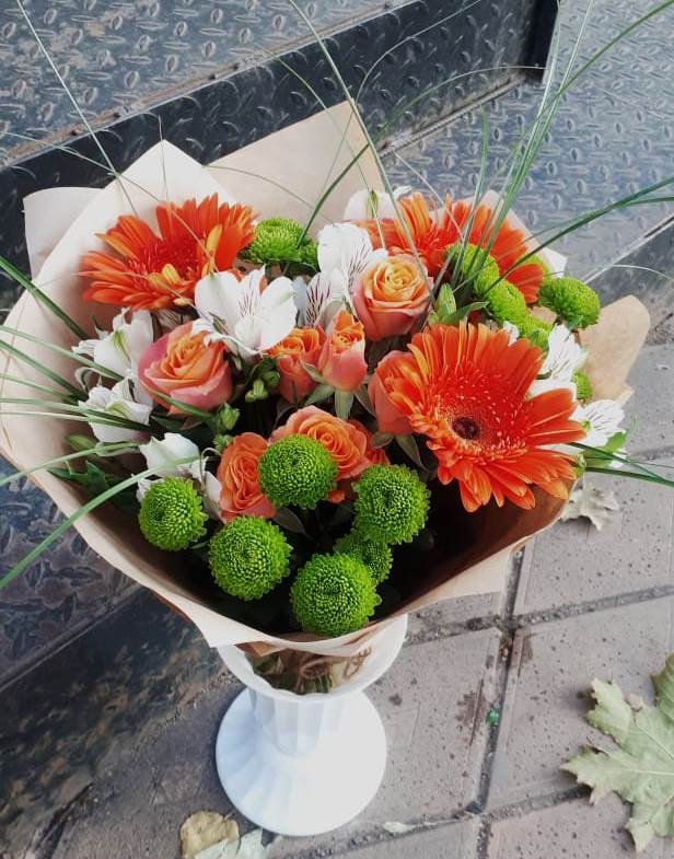 Букет цветов из: Герберы, Хризантемы, Альстромерии и Розы в Черепеть