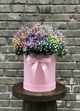 Цветочная композиция из Гипсофила и Розы в шляпной коробке в Черепеть