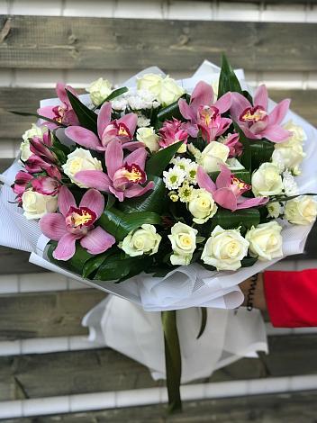Букет цветов из: Розы и Хризантемы в Черепеть