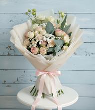 Букет цветов из:  Розы и Лизиантусы в Черепеть