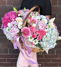 Композиция солнечный день в Черепеть Цветочная композиция из Розы, Хризантемы, Пионы и Лизиантусы в корзине в Черепеть