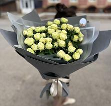 Букет Белые кустовые розы Солинеро в Черепеть