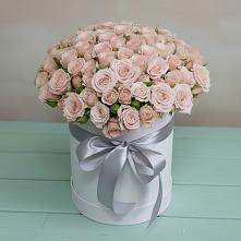 Цветочная композиция из Розы в шляпной коробке в Черепеть