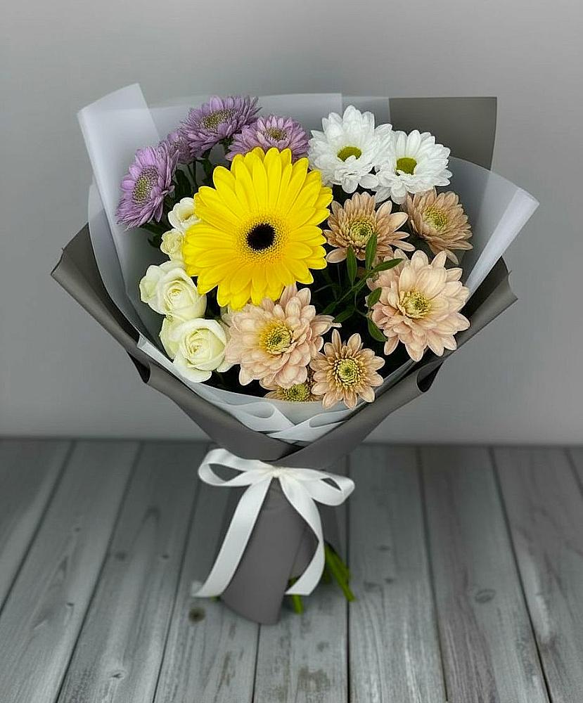 Букет цветов из: Розы, Герберы и Хризантемы в Черепеть