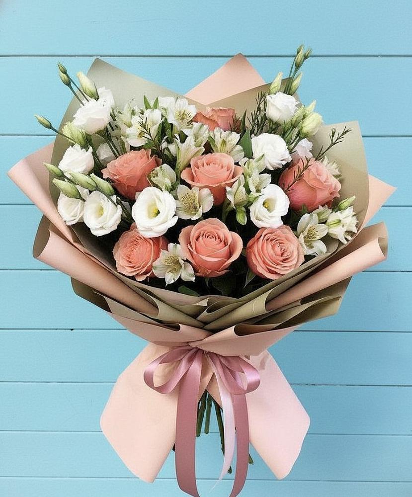 Букет цветов из: Розы, Альстромерии и Лизиантусы в Черепеть