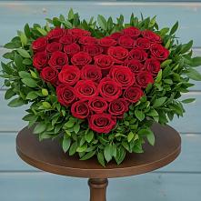 Цветочная композиция из Розы в виде сердца в Черепеть