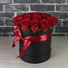 Цветочная композиция из Розы в шляпной коробке в Черепеть