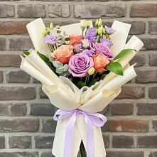 Букет цветов из:  Лизиантусы и Розы в Черепеть