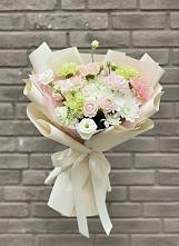 Букет цветов из:  Гвоздики, Розы, Лизиантусы и Хризантемы в Черепеть