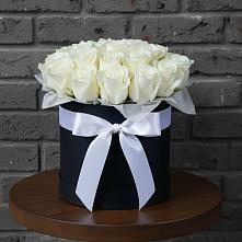 Цветочная композиция из Розы в шляпной коробке в Черепеть