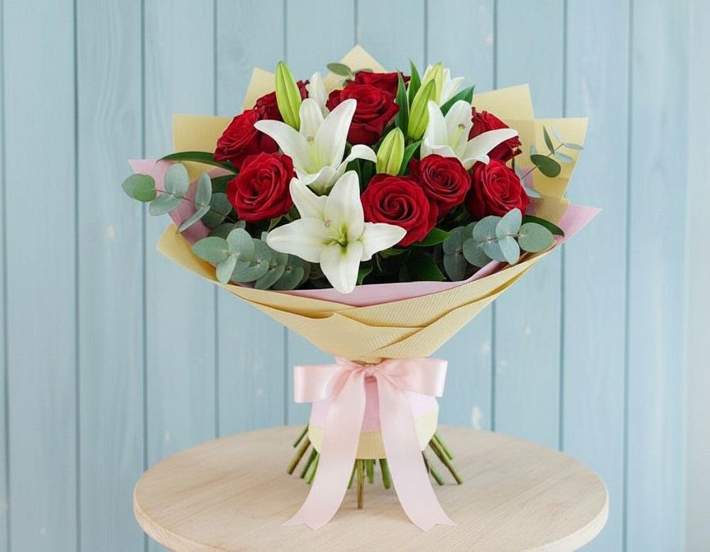 Букет цветов из: Лилии и Розы в Черепеть